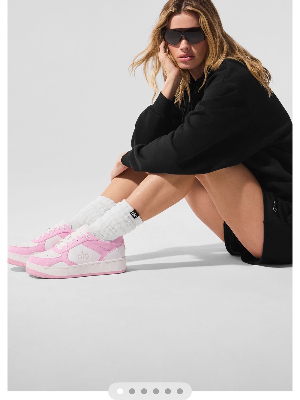 ALO Yoga Women’s Pink and White Low-Top Sneakers Recovery mode